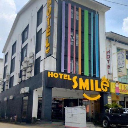 Smile Hotel Cheras Sri Permaisuri クアラルンプール エクステリア 写真