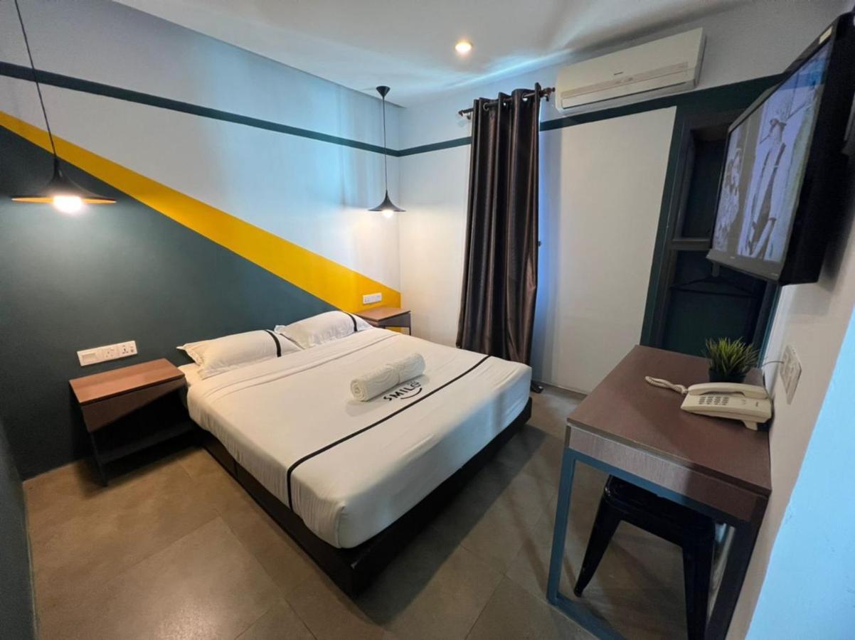 Smile Hotel Cheras Sri Permaisuri クアラルンプール エクステリア 写真